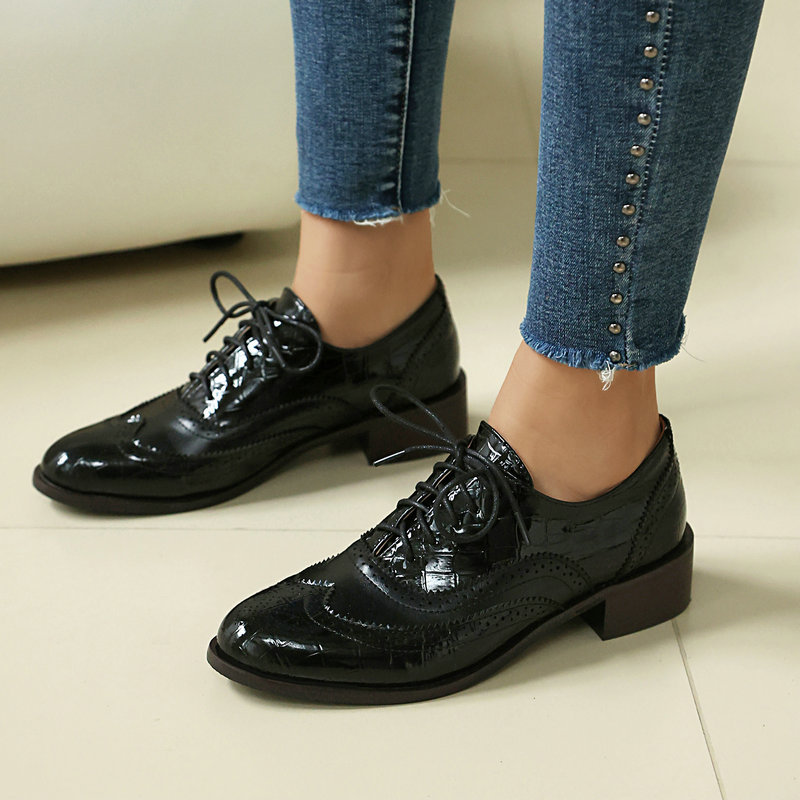 Sapatos Oxford Brogue Feminino - Patent Leather Oxford avaliação e preço